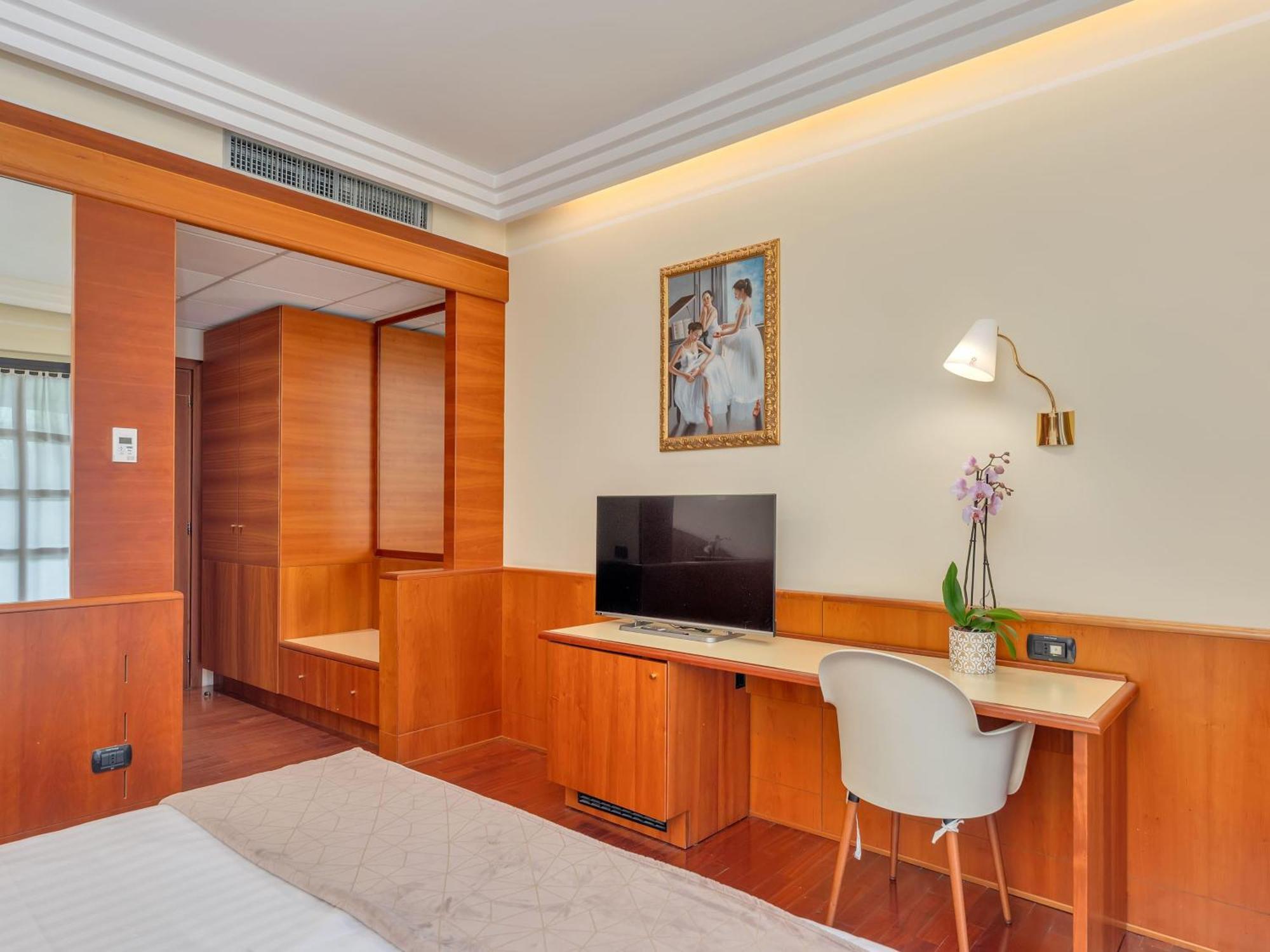 B&B Hotels Hotel Prestige Ornago Εξωτερικό φωτογραφία
