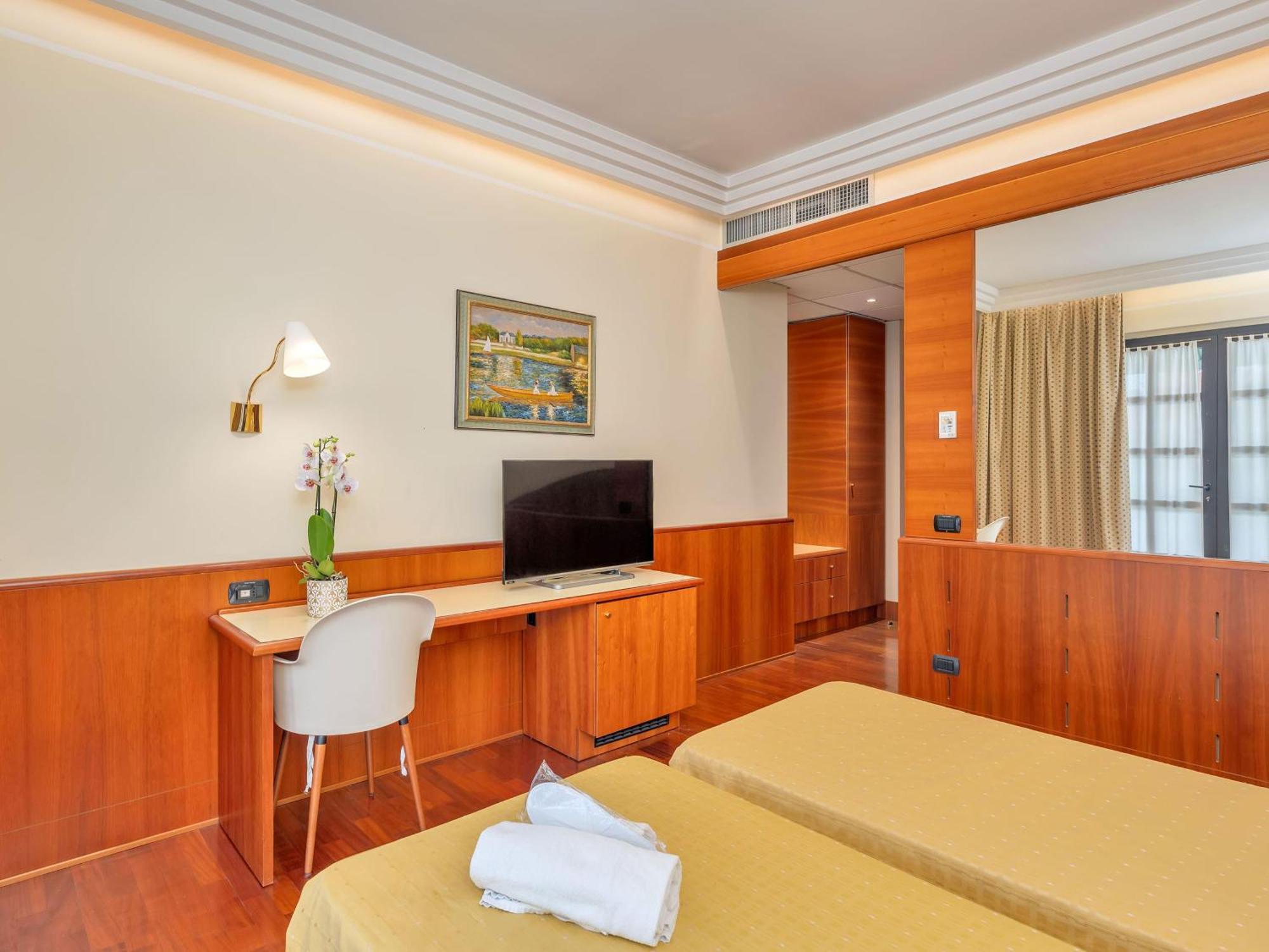 B&B Hotels Hotel Prestige Ornago Εξωτερικό φωτογραφία