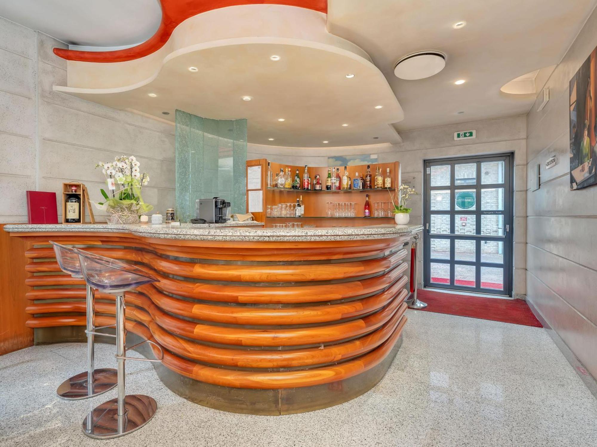 B&B Hotels Hotel Prestige Ornago Εξωτερικό φωτογραφία