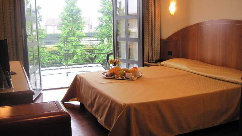 B&B Hotels Hotel Prestige Ornago Εξωτερικό φωτογραφία