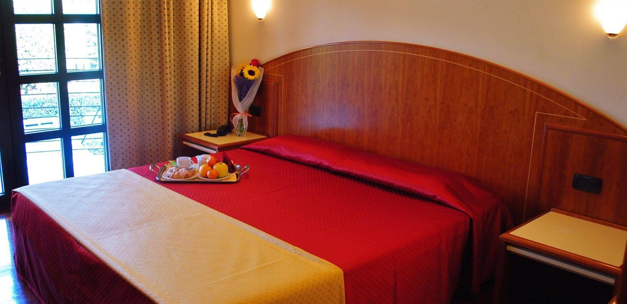 B&B Hotels Hotel Prestige Ornago Εξωτερικό φωτογραφία