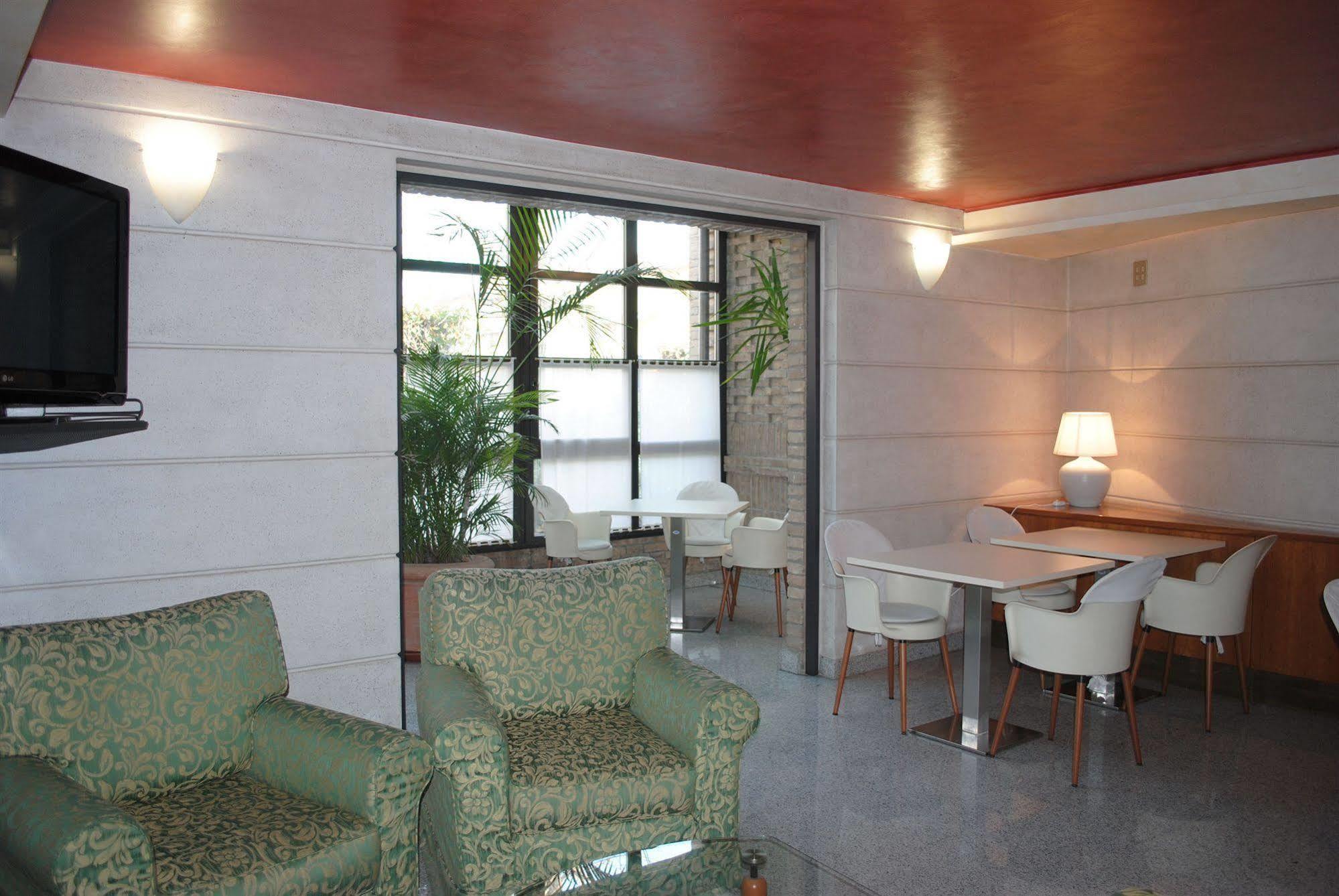B&B Hotels Hotel Prestige Ornago Εξωτερικό φωτογραφία